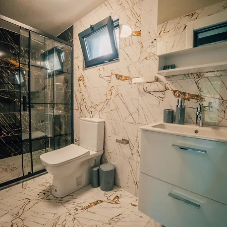 Villa Moonsa Boutique *