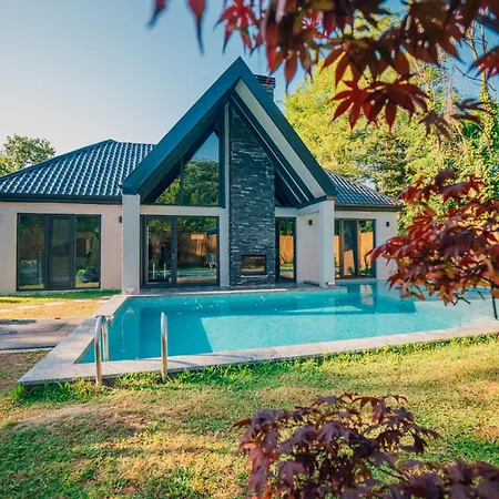 Villa Moonsa Boutique *